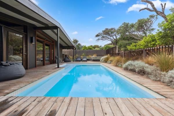 Barefoot In Blairgowrie - Sorrento