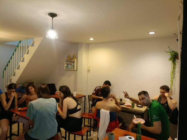 Blue Moon House - A Budget Hostel For Easy Travellers - Chiang Mai