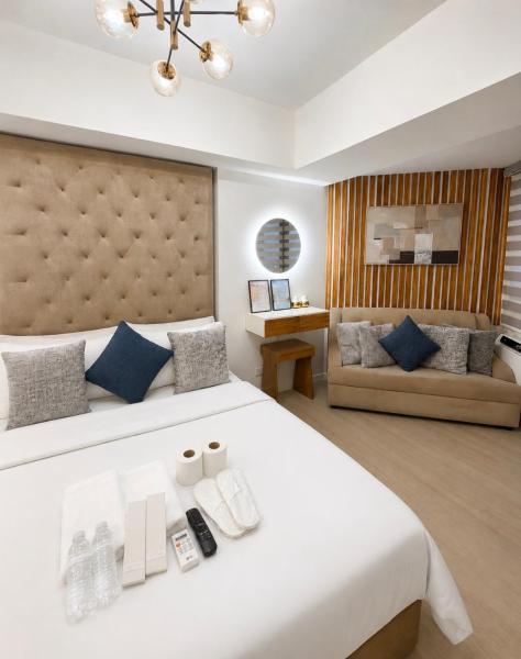 Royall Suites At Azure North - Bacolor