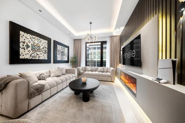 Spacious 3br Across Circle Mall Prime Jvc Spot - Dubái
