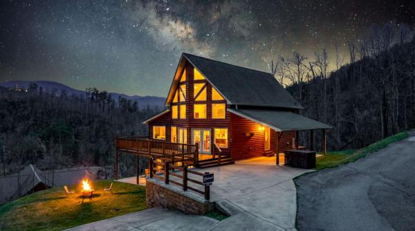 Honey Bear Lodge By Colonial Properties - Gatlinburg, TN