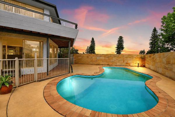 Sunset Lake House - Pool, Lake Views & Beach - Budgewoi