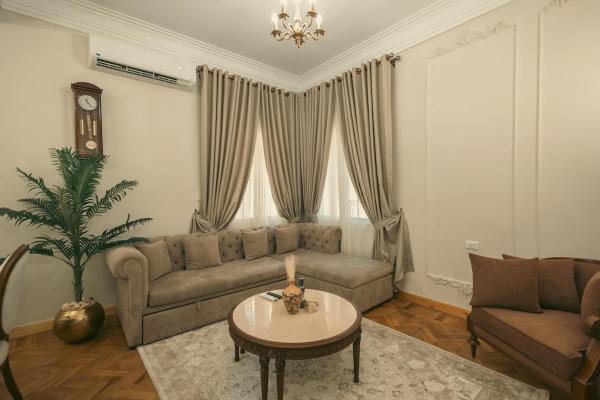 Luxury High Ceiling 1 Bedroom Apartment In Downtown Cairo - Cairo
