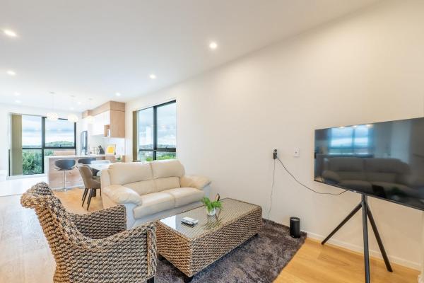 Modern 3-bedroom Townhouse In Belmont - ノース・ショア