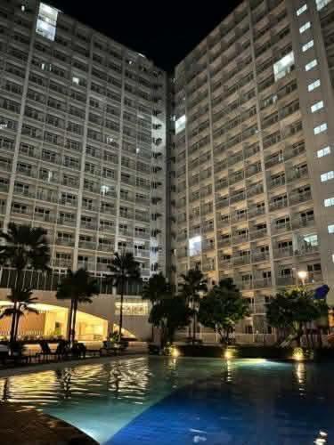 Sunrise Drive Shore Tower D - Parañaque