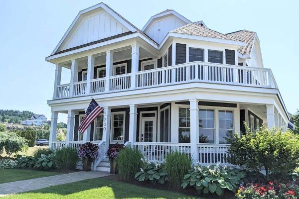 Experience Luxury In This 4-bedroom Home With Stunning Lake Views In Bay Harbor. - Petoskey, MI