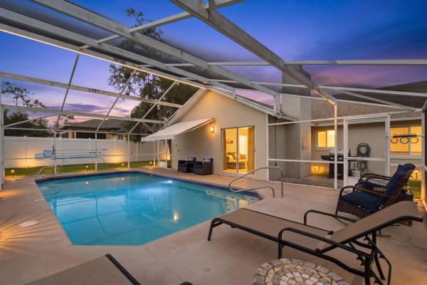 Palm Coast Getaway - Pool Grill 3br - Palm Coast, FL
