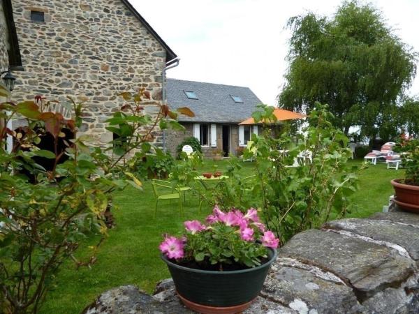 Gîte De France à Sarroux - St Julien 3 éPis - Gîte De France 8 Personnes Mae-0134 - Bort-les-Orgues