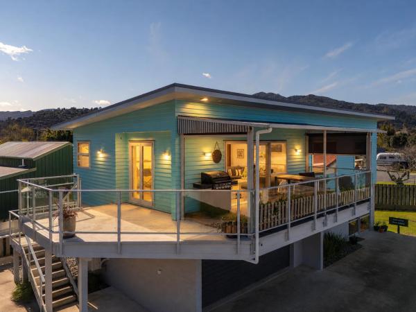 Wharf Landing - Harbour View With Sunny Balcony, Walk To Town - Coromandel