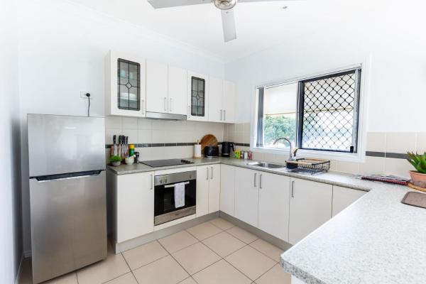 Palm Studio Annandale - Vincent