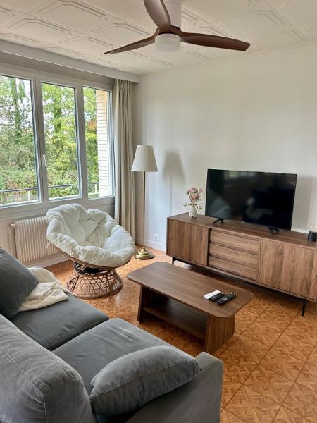 Grand Appartement Avec Balcon Et Parking Pour 6 Personnes - Paray-le-Monial