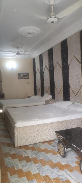 Decent Guest House - Karachi