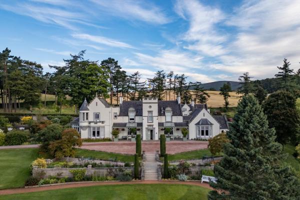 Douneside House - Aberdeenshire