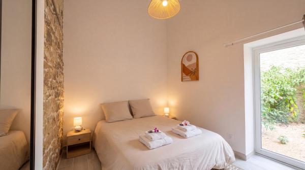 T2 Et Cour Privée 300 M Des Bains Thermaux - Rochefort