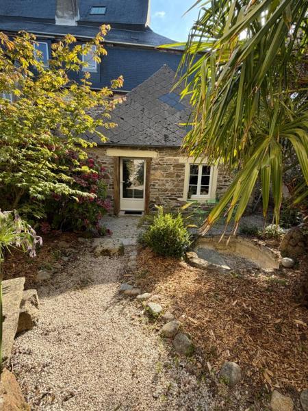 L'oasis Charming Cottage With Garden - Plougrescant