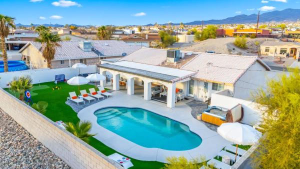 Tropical Playhouse - Pool, Spa, Golf, Game Room - Lake Havasu City, AZ