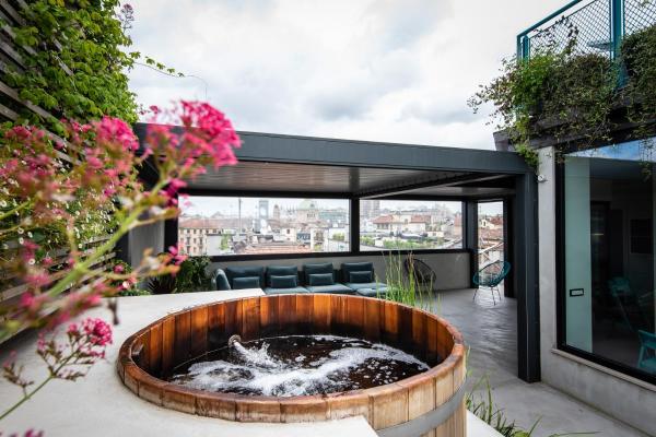 Luxury 3br Penthouse With Duomo View & Hot Tub - Milan