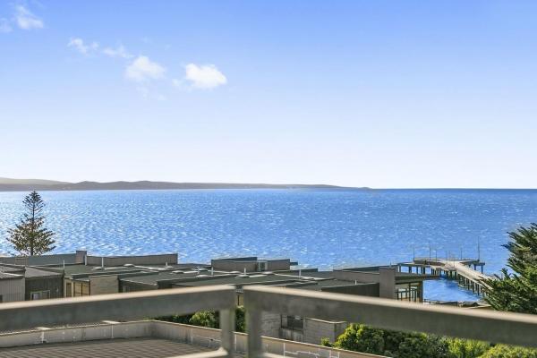 Point Grey Apartment 16 - Lorne
