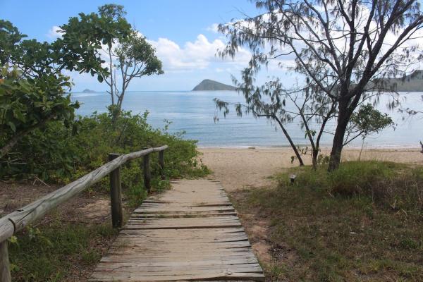 Castaways Nelly Bay Dingo Beach - Hideaway Bay
