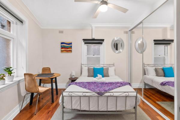Roslyn Studio Between Harbour Calm And City Energy - Crows Nest