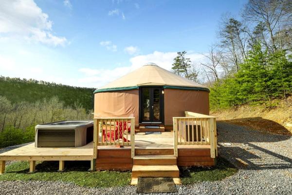 Fantastic Yurt With Hot-tub And Fire Pit In Wardensville, West Virginia - 웨스트버지니아