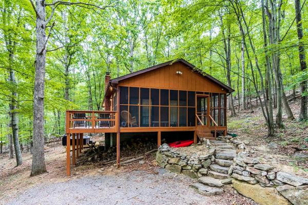 River Cabin With Hot Tub, Fire Pit, Screened Porch And Plenty Of Outdoor Activities To Keep Your Group Busy In Great Cacapon, Wv - West Virginia
