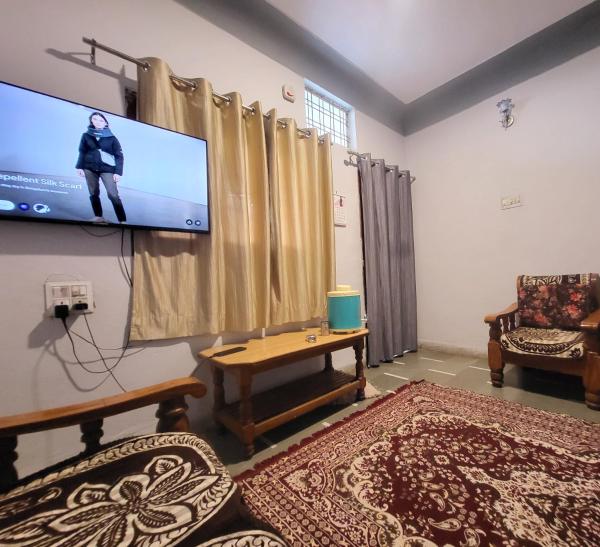 Rnr Tourist Homestay 1 Bhk Peaceful - Indore