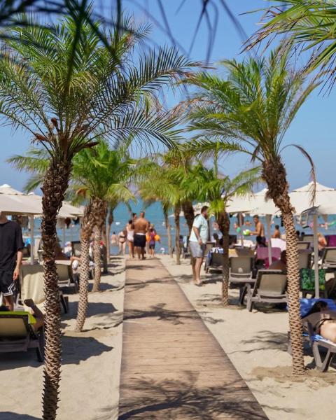 Beachfront Relax Apartments Golem - Golem