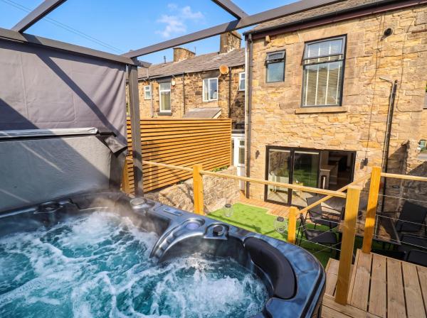 2 Makant Street - Bolton