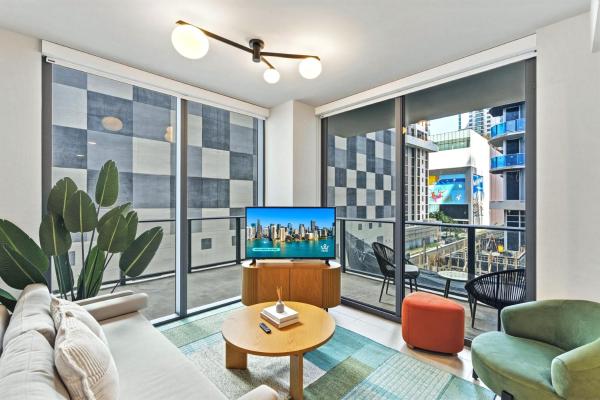 The Crosby Condo - Rooftop Pool & City View - Miami, FL
