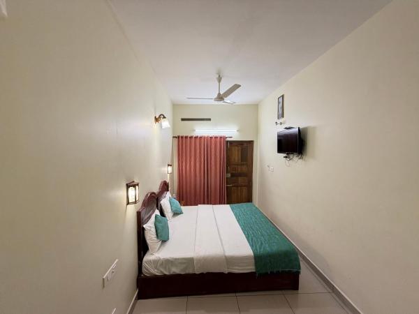 Thekkady Periyar Canopy - Thekkady