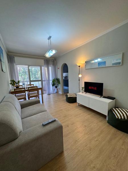 2br Estoril Apartment - Near Estoril Beach & Cascais - Sleeps 4 - Cascais