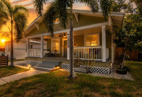 Boho Bliss Downtown Retreat - Tampa Heights -Tampa - Tampa, FL