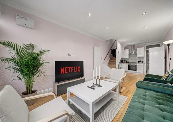 Stylish London Home With Private Patio & 7-min Walk To Station - Centro de Londres
