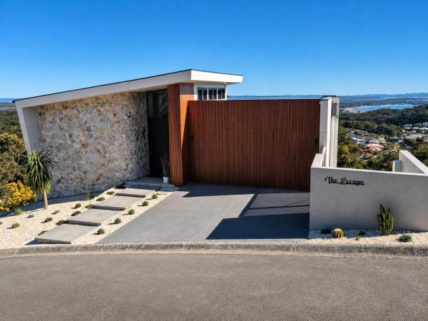 Escape To The Bay – Grand Luxury With Pool And Heated Spa - Nelson Bay