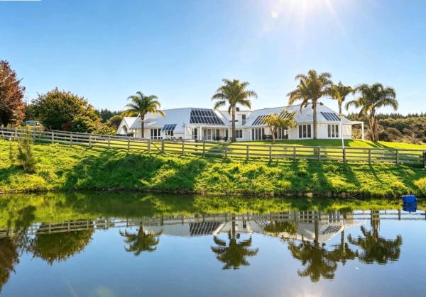 Family Farm Retreat - Sauna & Scenic Views - Auckland