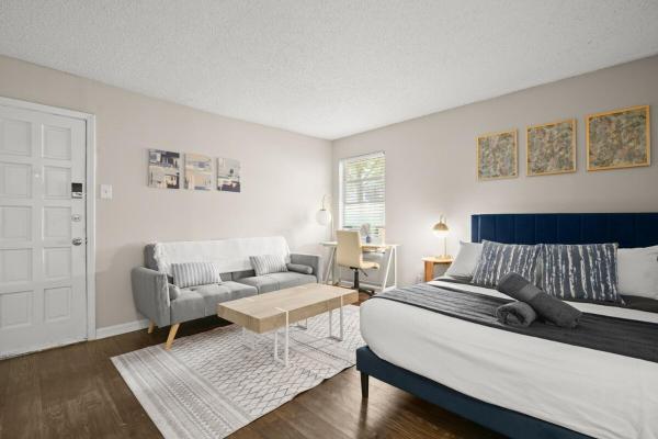 Austin 2br Home With 3 Beds & Great Location - Austin, TX