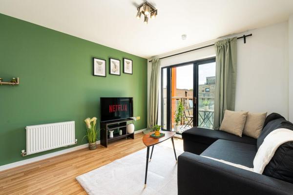 Modern Flat Up To 4 Guests In Devons Road Station - Bromley