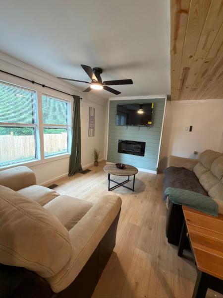 Peaceful Private Cabin Near Everything - Pigeon Forge, TN