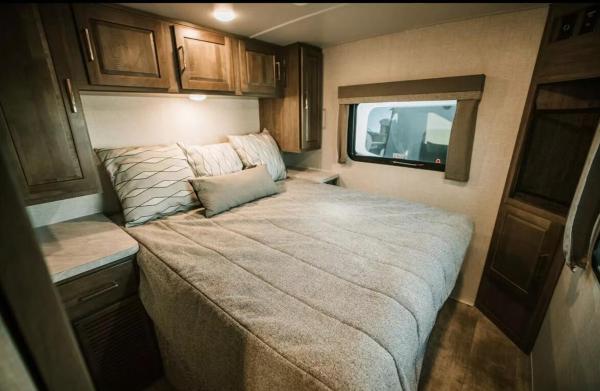 Modern Camper With Kitchen, Shower, Ac - Colorado