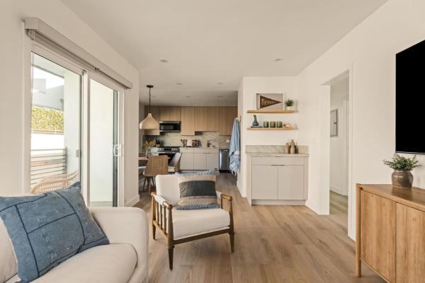 Tide House Hermosa Beach - No 4 - 2bd W Parking - Torrance, CA