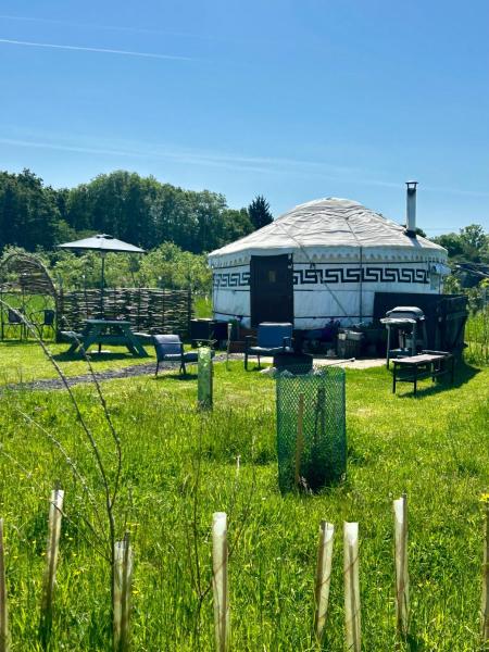 Brambles Glamping - West Midlands
