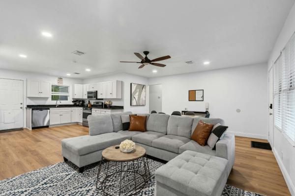 Tcu Area Home - Blue Bonnet Circle - Fort Worth, TX
