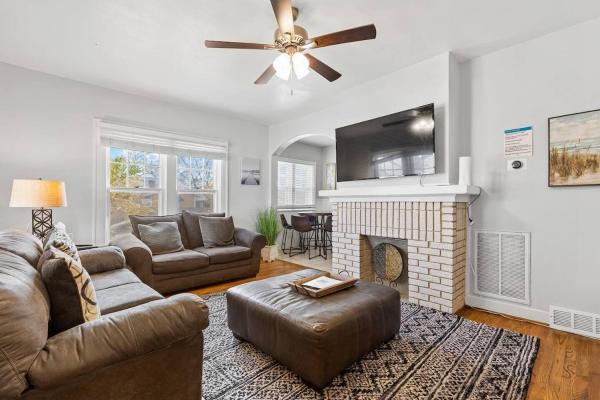 Spacious Home Near Fort Worth Attractions - Lake Worth, TX