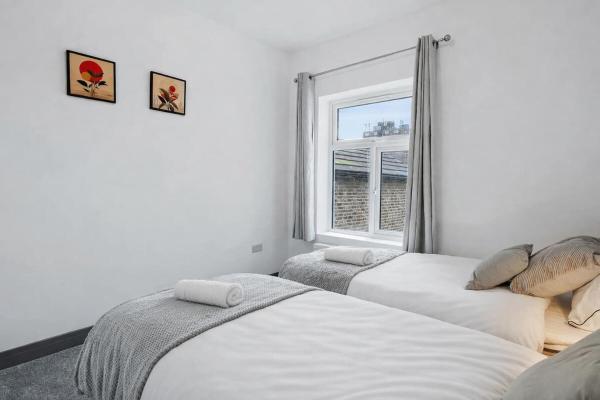 3br Modern Croydon Space | Direct London Express! - Croydon
