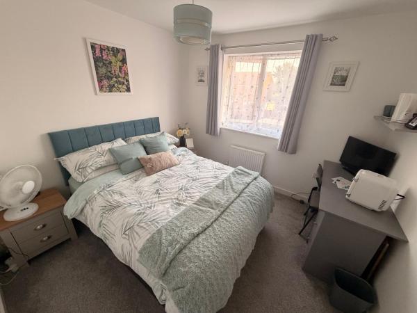 Private Double Room With Bathroom, Hot Tub & Free Parking - Littlehampton