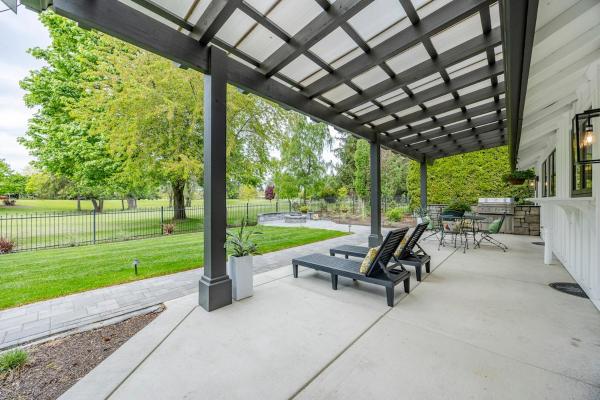 Fairway Manor On Golf Course - Eugene, OR