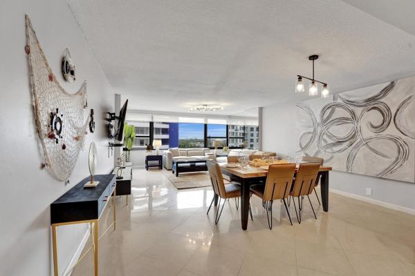 Breathtaking 2 Bedroom Condo W Beach Service 919 - Miami Beach, FL