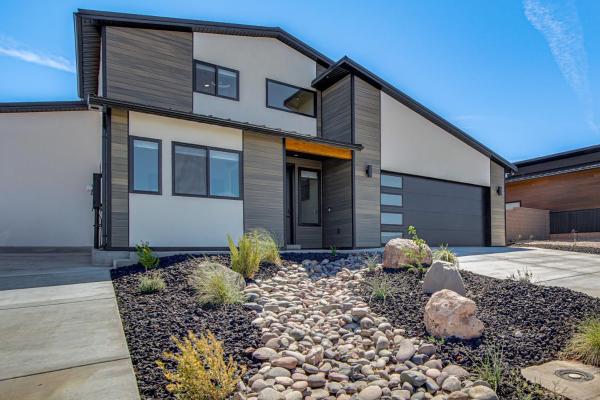 Game Room & Stunning Mtn Views! Cedar City Home - Cedar City, UT