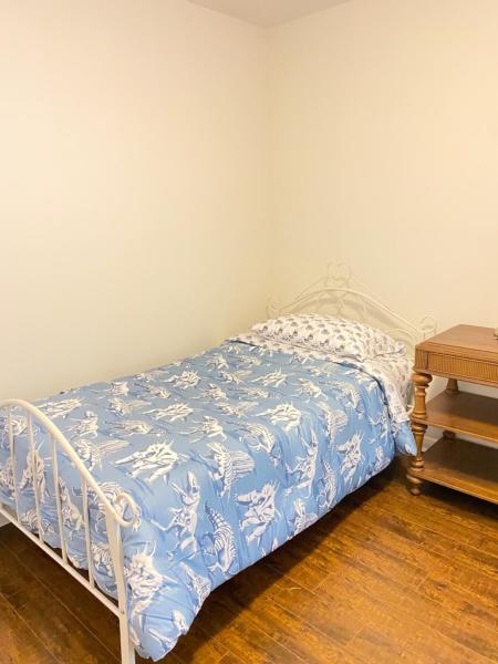 Cozy House With Free Parking - Toronto